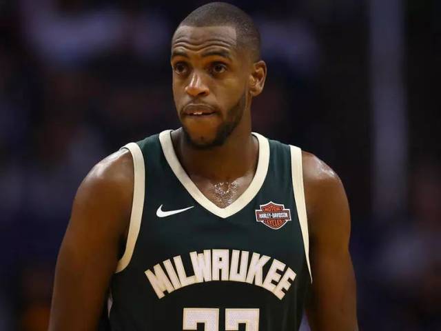 赋出众却缺 赋出众却缺